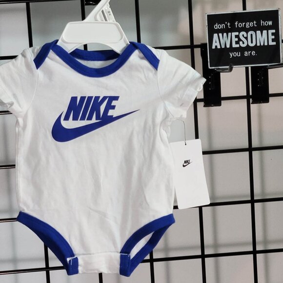 Nike Baby Onesie - Size 3 Months - Cute Athletic Baby Outfit - Picture 4 of 12